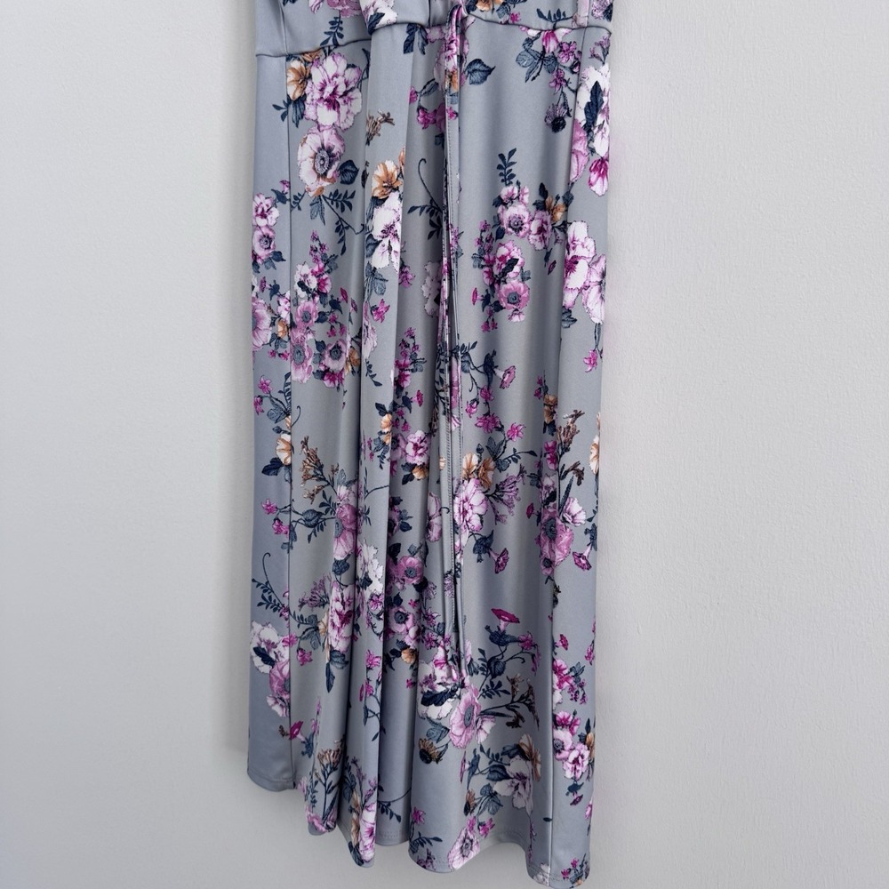Paper Doll Women's Floral Wrap Dress Gray Pink Flutter Sleeve Size M - Picture 4 of 7